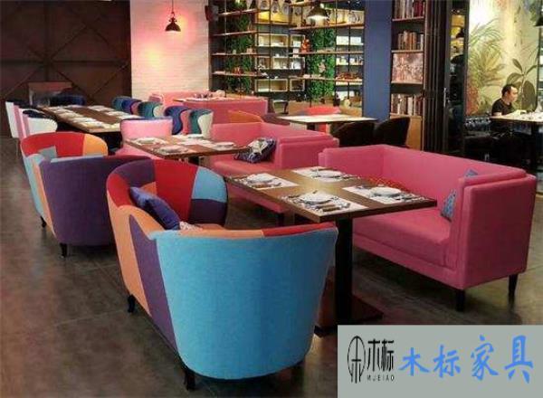 咖啡廳桌椅批發需要注意哪些問題|餐廳家具 